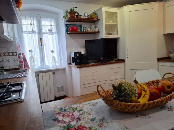 appartamento in vendita a Carrara in zona Avenza
