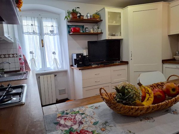 appartamento in vendita a Carrara in zona Avenza
