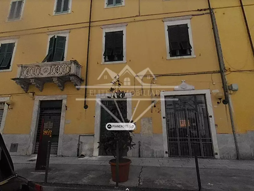 appartamento in vendita a Carrara in zona Centro Città