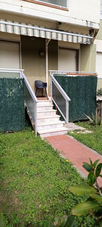 appartamento in vendita a Carrara in zona Avenza
