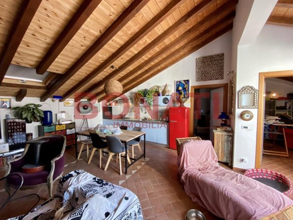 casa indipendente in vendita a Carrara in zona Marina di Carrara