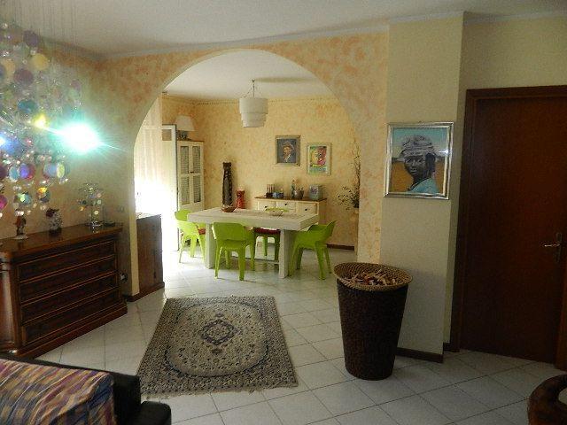 appartamento in vendita a Carrara in zona Avenza