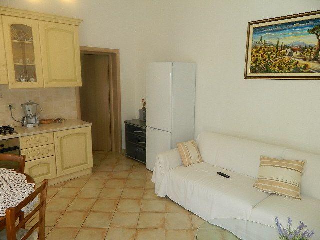 appartamento in vendita a Carrara in zona Stadio