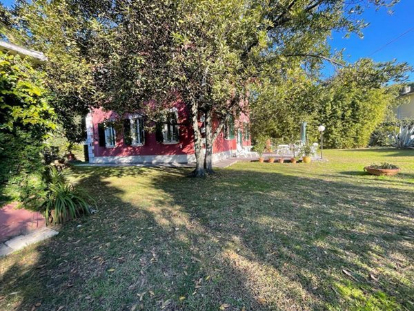 casa indipendente in affitto a Carrara