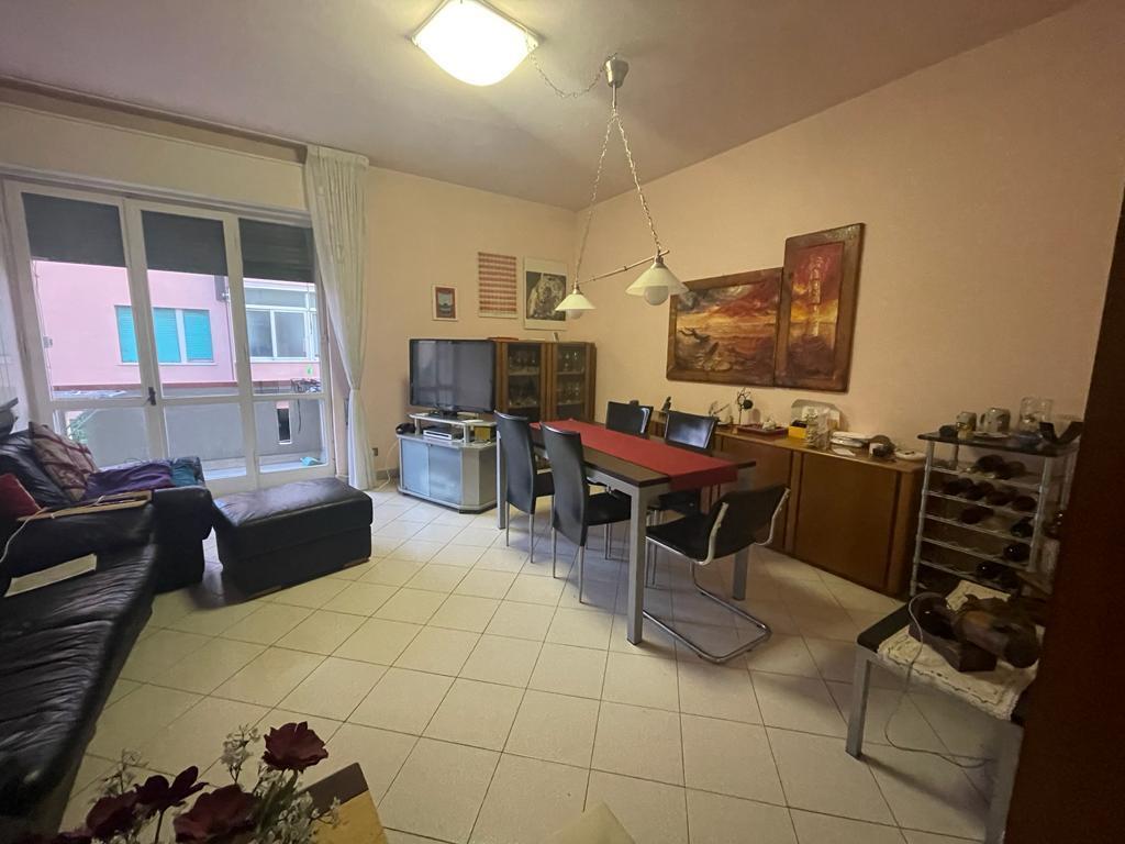 appartamento in vendita a Carrara in zona Marina di Carrara