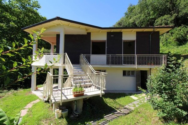 casa indipendente in vendita a Carrara
