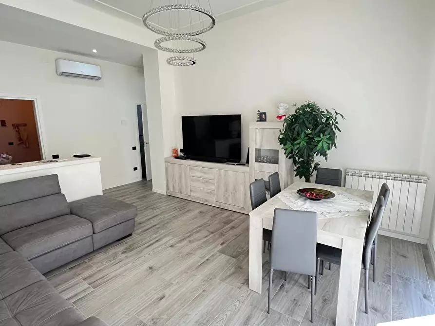 appartamento in vendita a Carrara in zona Marina di Carrara