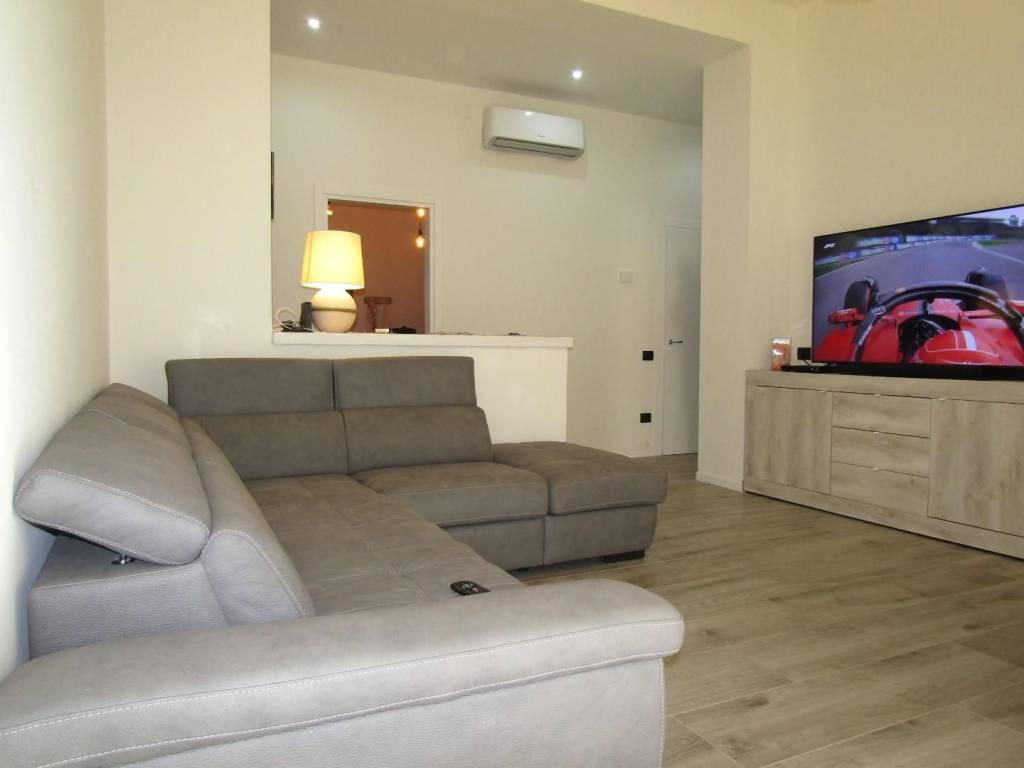 appartamento in vendita a Carrara in zona Marina di Carrara