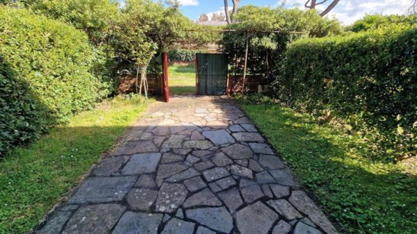 appartamento in vendita a Carrara in zona Marina di Carrara