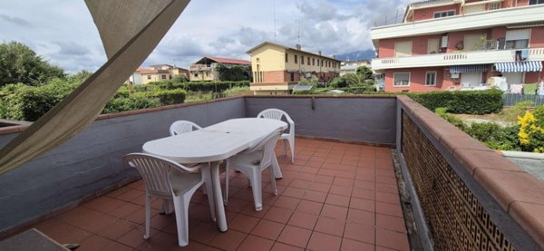 appartamento in vendita a Carrara in zona Marina di Carrara