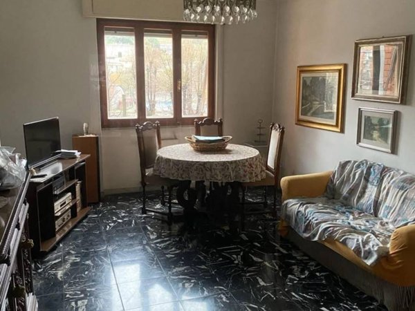 appartamento in vendita a Carrara in zona Sant'Antonio