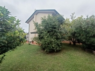 casa indipendente in vendita a Carrara in zona Bonascola