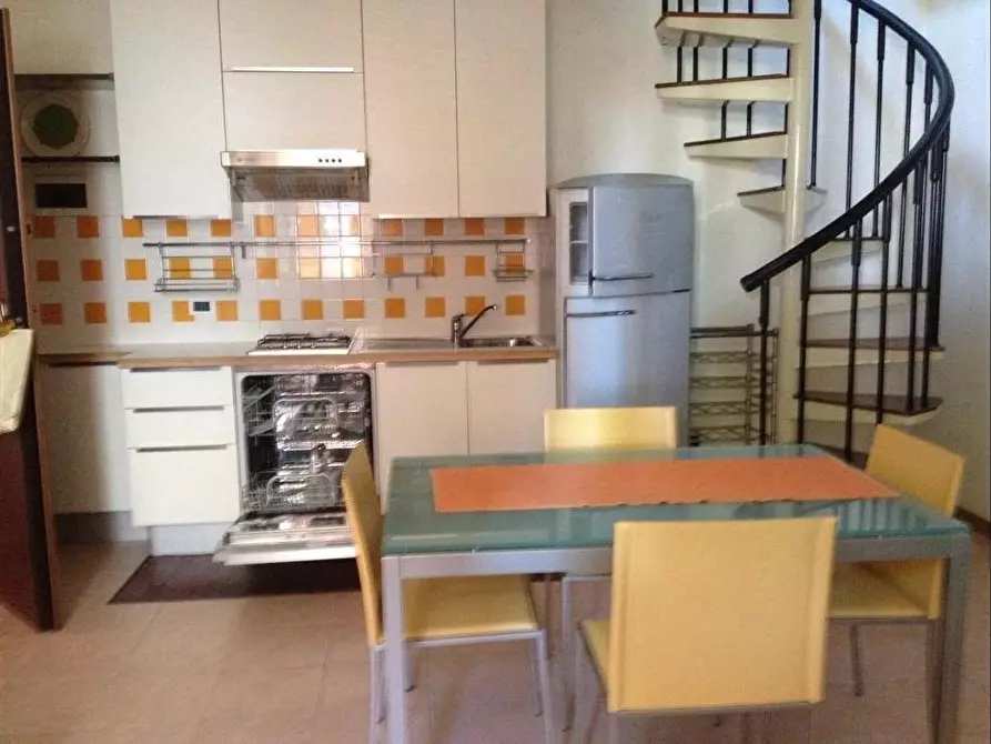 appartamento in vendita a Carrara in zona Marina di Carrara