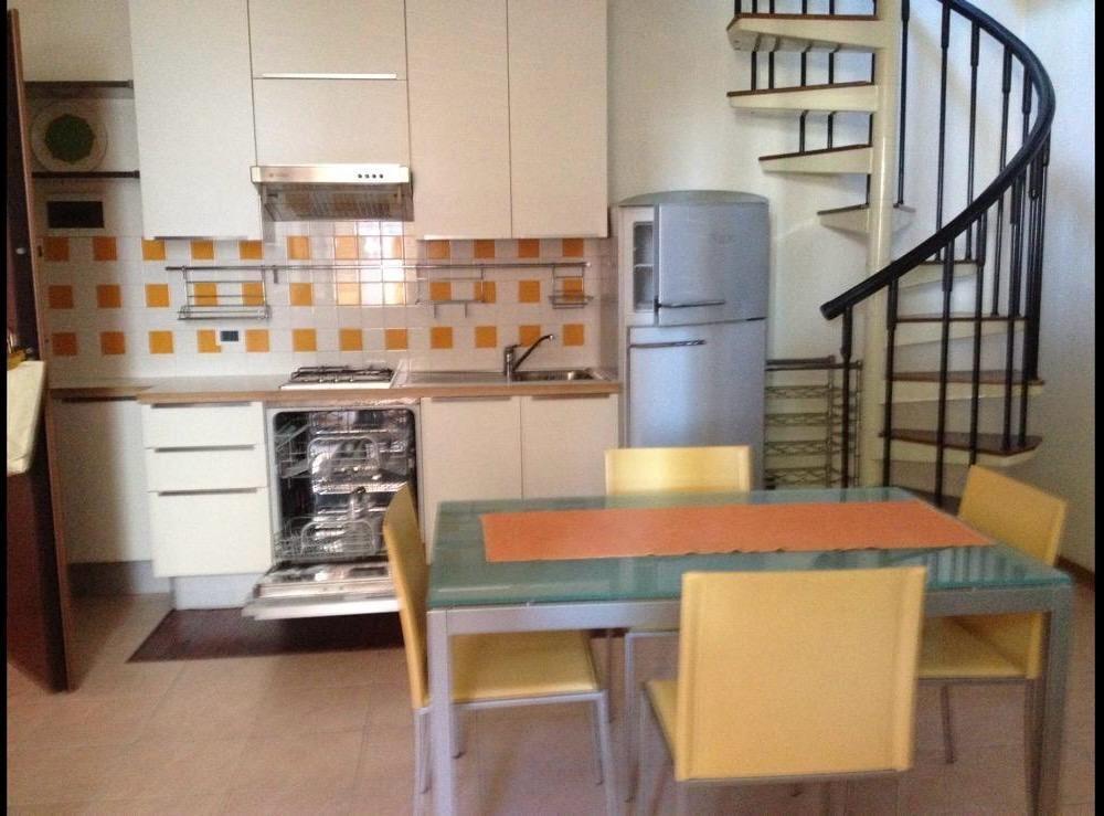 appartamento in vendita a Carrara in zona Marina di Carrara