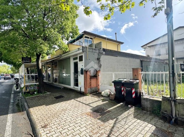 appartamento in vendita a Carrara in zona Marina di Carrara