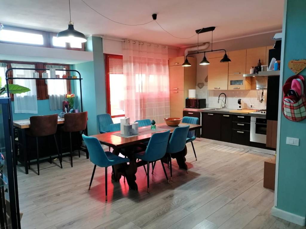 appartamento in vendita a Carrara in zona Avenza