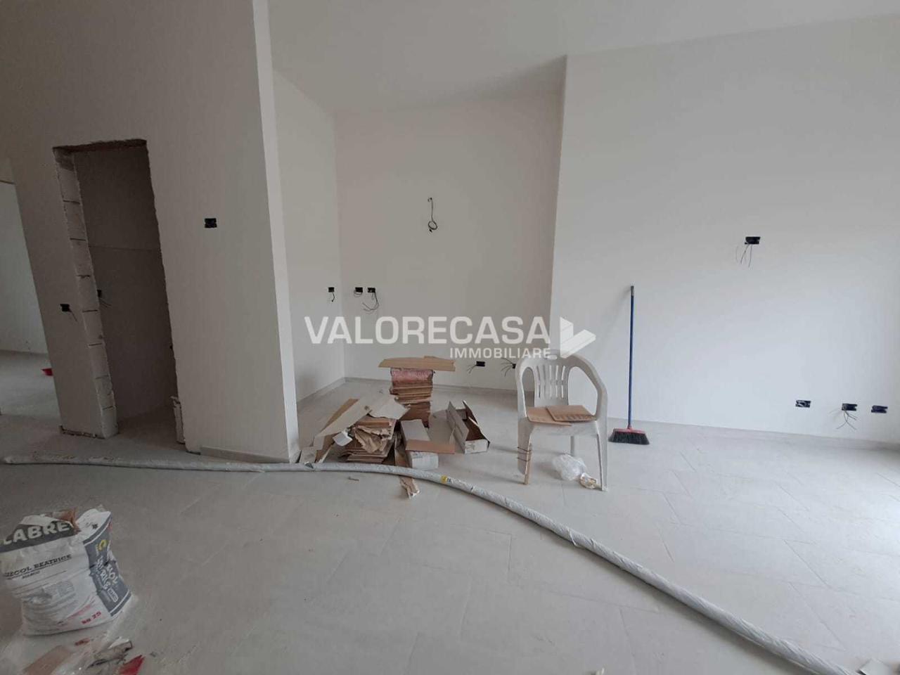 appartamento in vendita a Carrara in zona Bonascola