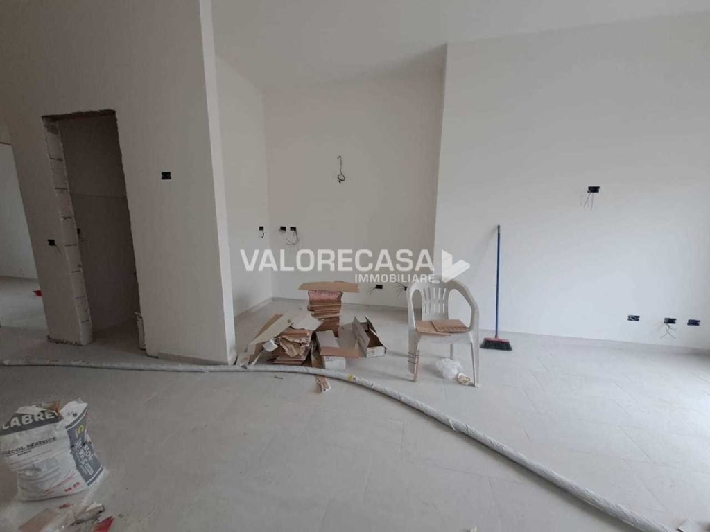 appartamento in vendita a Carrara in zona Bonascola