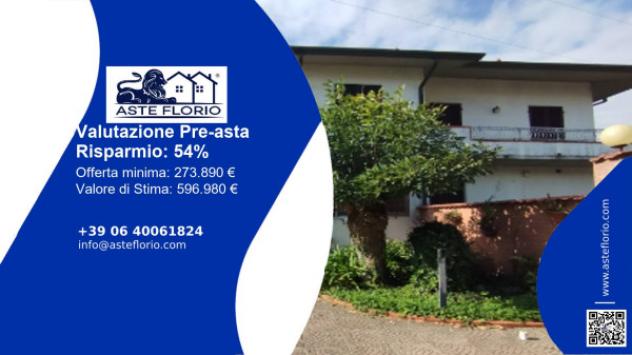casa indipendente in vendita a Carrara