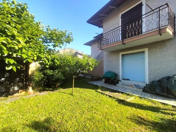 casa indipendente in vendita a Carrara in zona Sant'Antonio