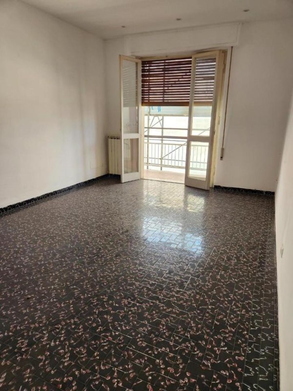 appartamento in vendita a Carrara in zona Marina di Carrara