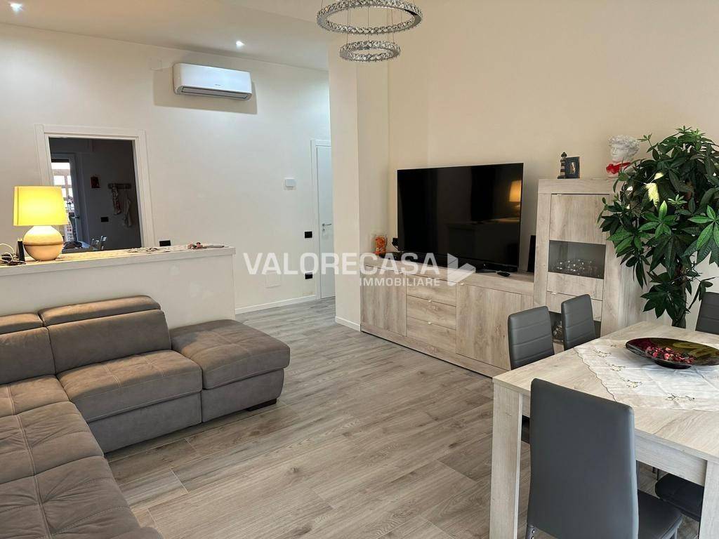 appartamento in vendita a Carrara in zona Marina di Carrara