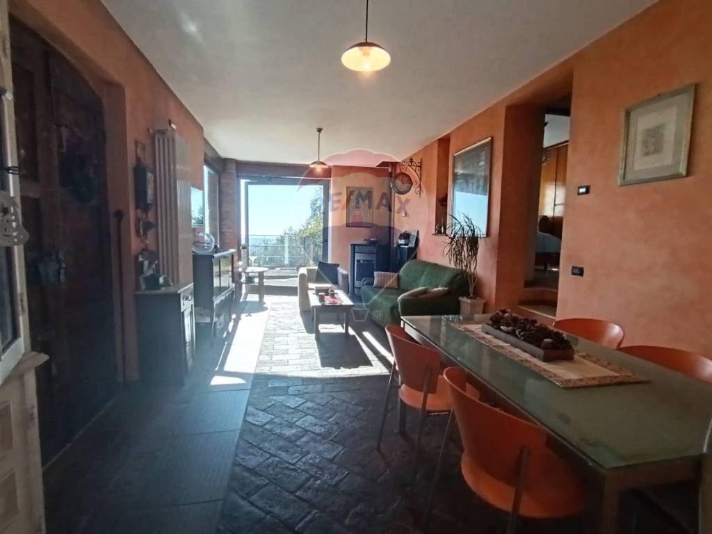 casa indipendente in vendita a Carrara in zona Monteverde