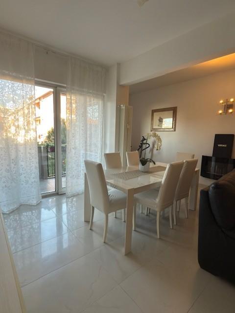 appartamento in vendita a Carrara in zona Marina di Carrara