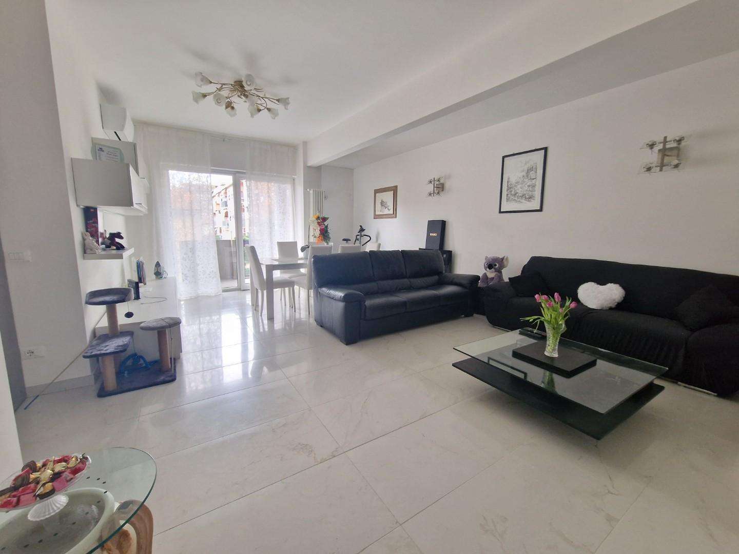 appartamento in vendita a Carrara in zona Marina di Carrara