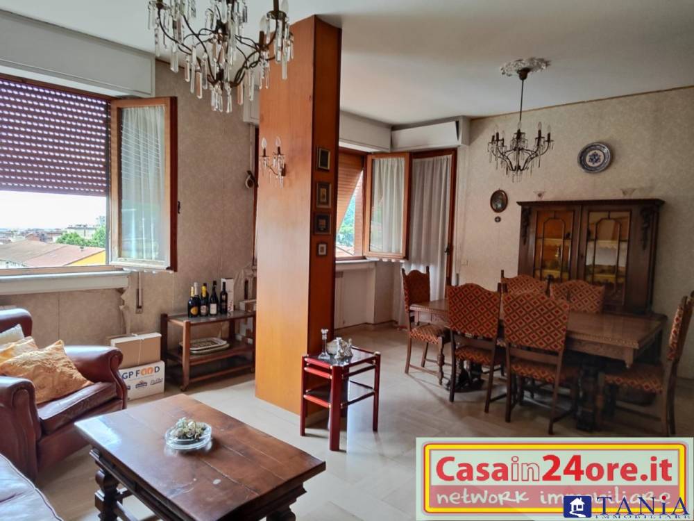 appartamento in vendita a Carrara in zona Centro Città