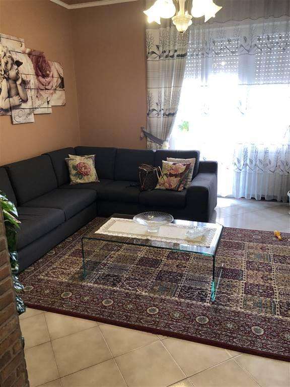 appartamento in vendita a Carrara in zona Marina di Carrara