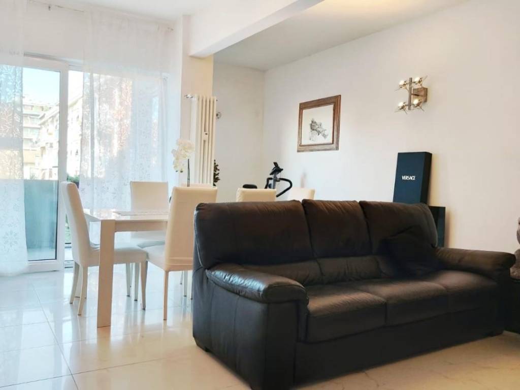 appartamento in vendita a Carrara in zona Marina di Carrara