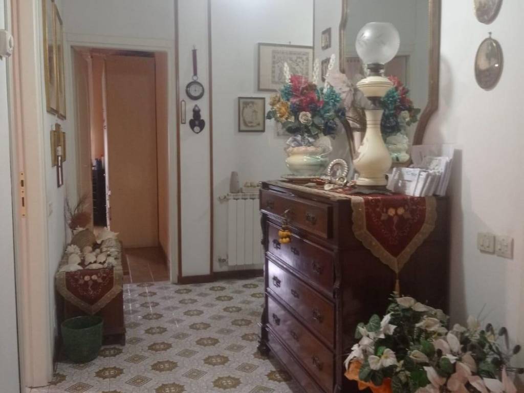 appartamento in vendita a Carrara in zona Marina di Carrara