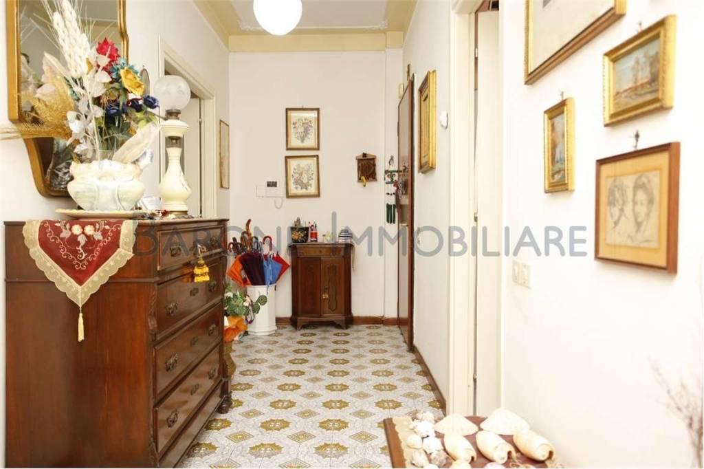 appartamento in vendita a Carrara in zona Marina di Carrara
