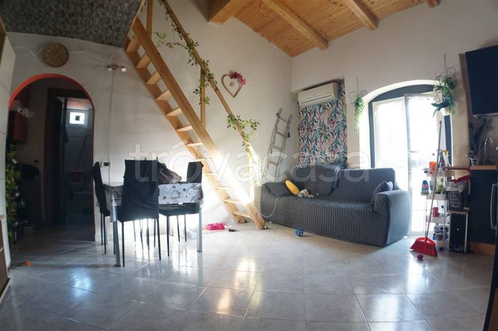 appartamento in vendita a Carrara in zona Fabbrica