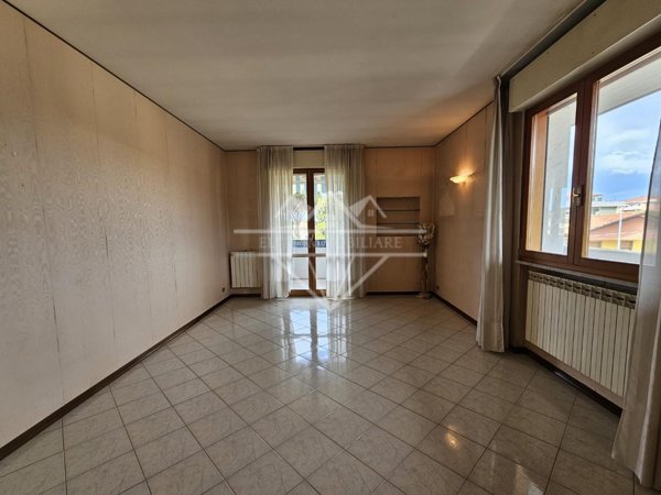 appartamento in vendita a Carrara in zona Avenza