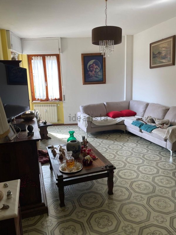 appartamento in vendita a Carrara in zona Marina di Carrara