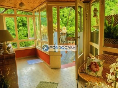 casa indipendente in vendita a Carrara
