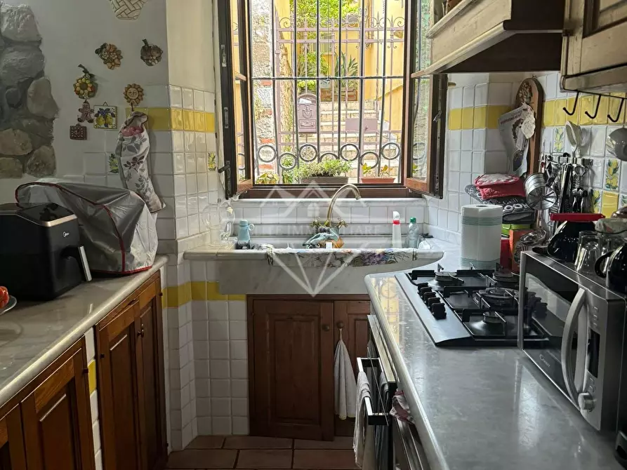 casa indipendente in vendita a Carrara in zona Bedizzano