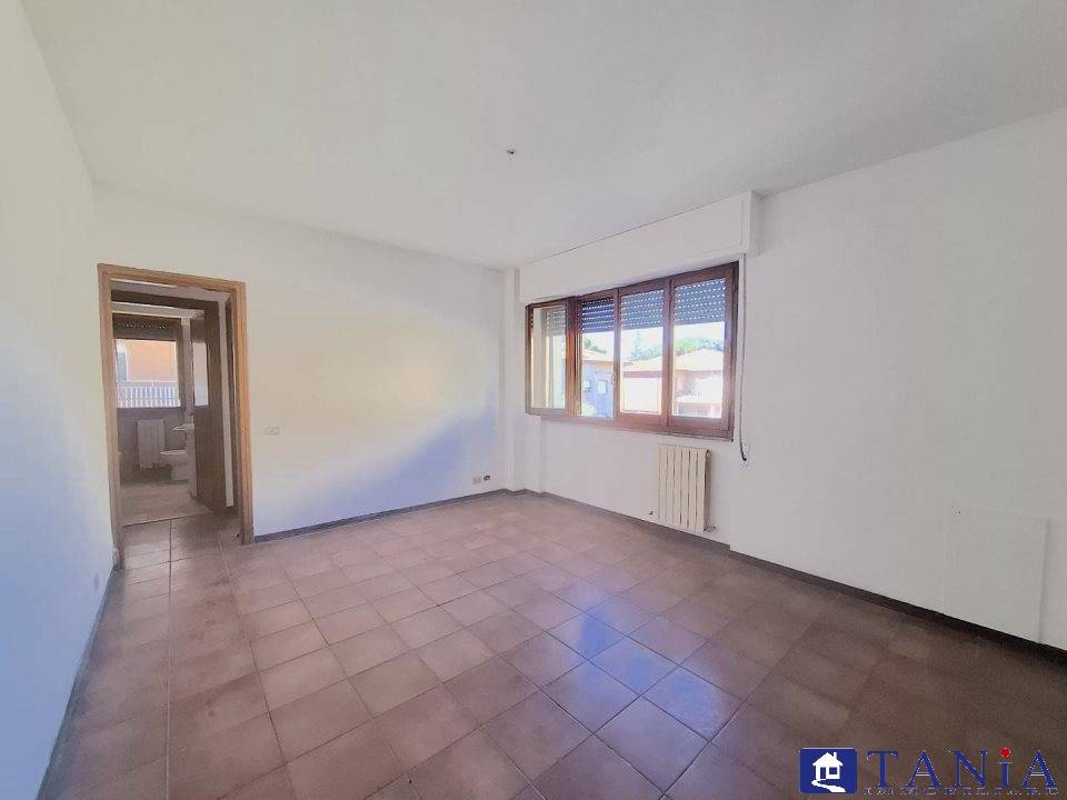 appartamento in vendita a Carrara in zona Avenza