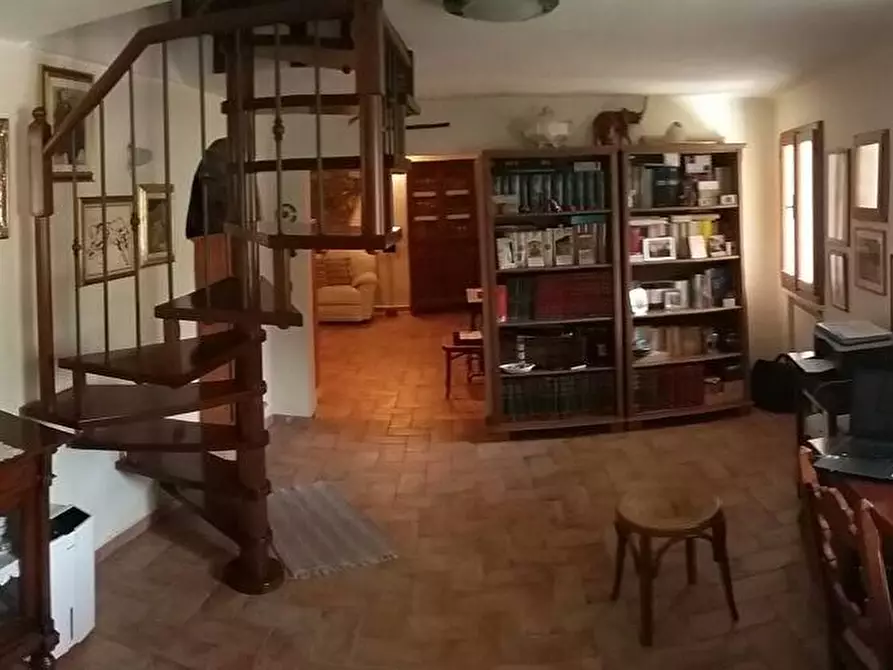 casa indipendente in vendita a Carrara
