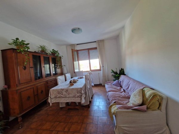 appartamento in vendita a Carrara in zona Marina di Carrara