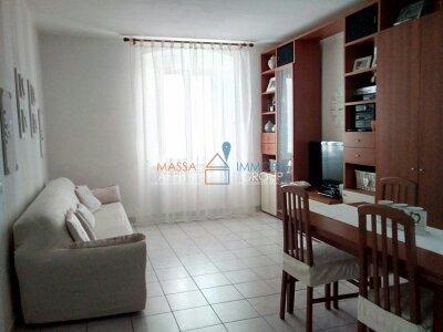 appartamento in vendita a Carrara in zona Centro Città
