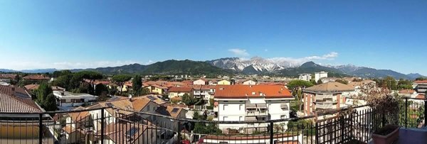appartamento in vendita a Carrara in zona Marina di Carrara