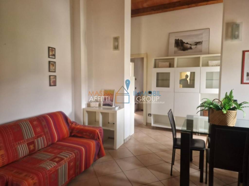 appartamento in vendita a Carrara in zona Bonascola