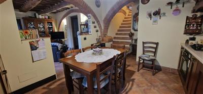 casa indipendente in vendita a Carrara in zona Centro Città