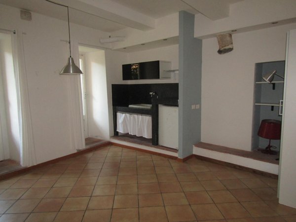 appartamento in vendita a Carrara in zona Marina di Carrara