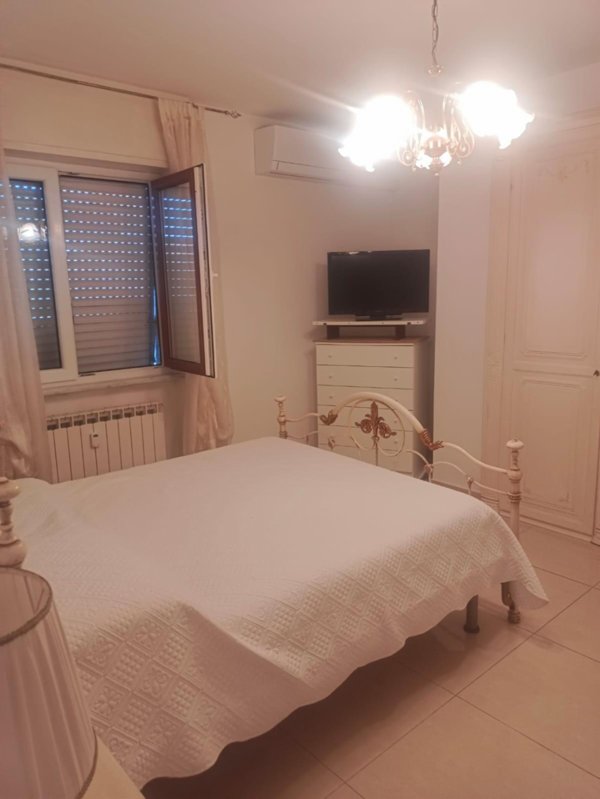 appartamento in vendita a Carrara in zona Marina di Carrara