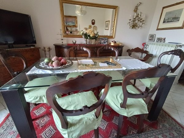 appartamento in vendita a Carrara in zona Avenza
