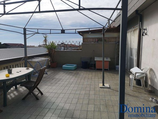appartamento in vendita a Carrara in zona Marina di Carrara